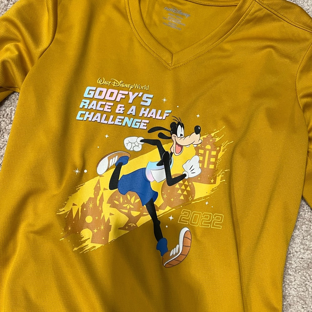runDisney Race Tech Goofy’s Race and a Half Challenge 2022 Size S